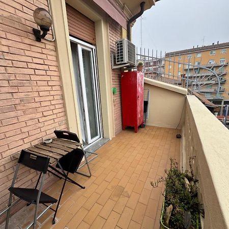 Central And Cosy Apartament Bologna Buitenkant foto